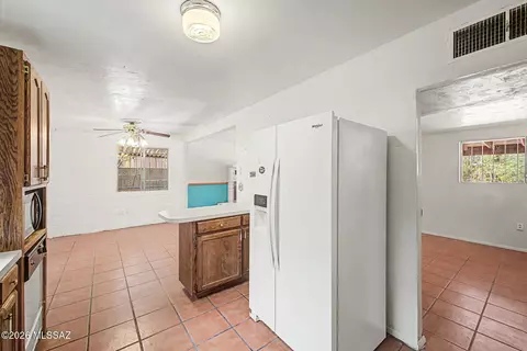 Kitchen - 1731 E Holladay St, Tucson, AZ 85706 photo 2 of 2
