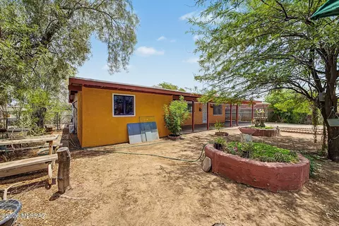 Exterior - 1731 E Holladay St, Tucson, AZ 85706 photo 7 of 10