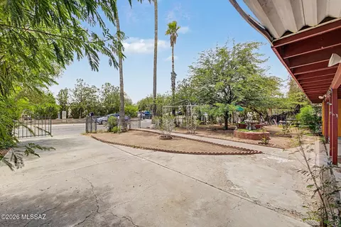 Exterior - 1731 E Holladay St, Tucson, AZ 85706 photo 5 of 10
