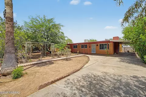 Exterior - 1731 E Holladay St, Tucson, AZ 85706 photo 4 of 10