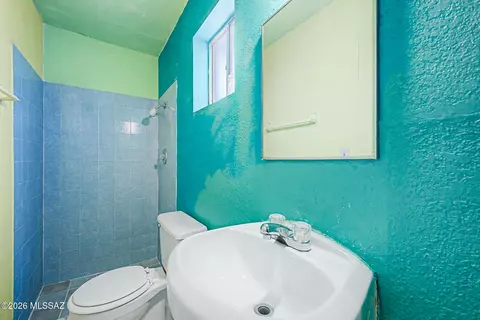 Bath - 1731 E Holladay St, Tucson, AZ 85706 photo 3 of 3