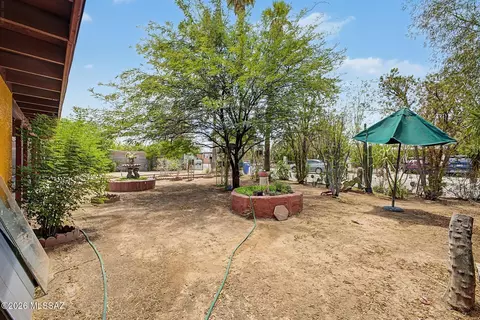 Exterior - 1731 E Holladay St, Tucson, AZ 85706 photo 6 of 10