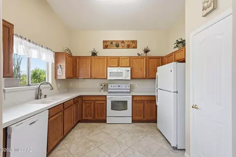 Kitchen - 2354 W Dillon Rd, Tucson, AZ 85745 photo 1 of 4