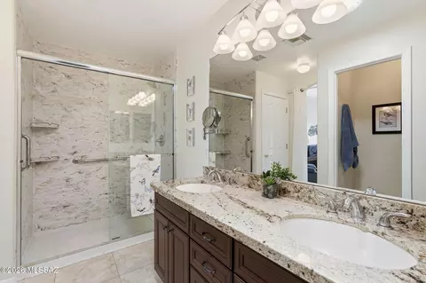 Bath - 2354 W Dillon Rd, Tucson, AZ 85745 photo 2 of 3