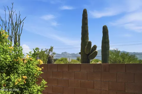 Exterior - 2354 W Dillon Rd, Tucson, AZ 85745 photo 6 of 8