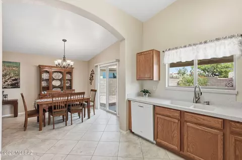 Kitchen - 2354 W Dillon Rd, Tucson, AZ 85745 photo 3 of 4
