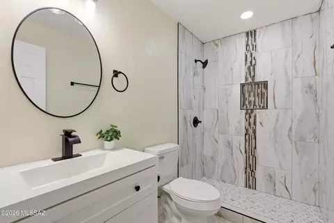 Bath - 4844 E Hampton St, Tucson, AZ 85712 photo 2 of 2