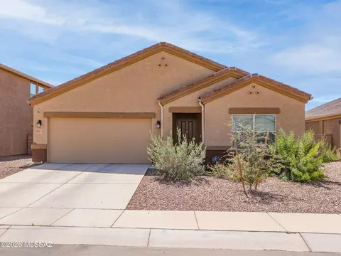 8841 Red Spike Ice Dr, Marana, AZ 85653