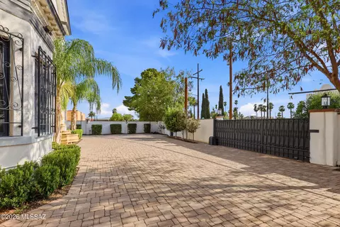 Exterior - 175 E 12th St, Tucson, AZ 85701 photo 8 of 9