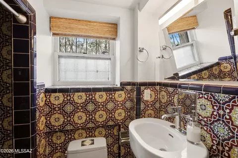Bath - 175 E 12th St, Tucson, AZ 85701 photo 1 of 8