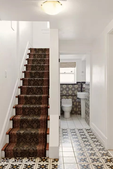 Entry Way - 175 E 12th St, Tucson, AZ 85701 photo 3 of 6
