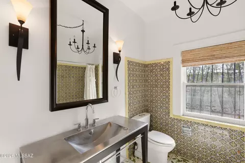 Bath - 175 E 12th St, Tucson, AZ 85701 photo 7 of 8