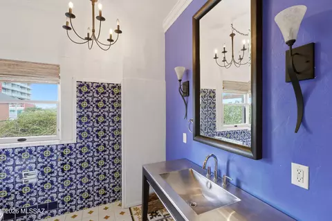 Bath - 175 E 12th St, Tucson, AZ 85701 photo 4 of 8