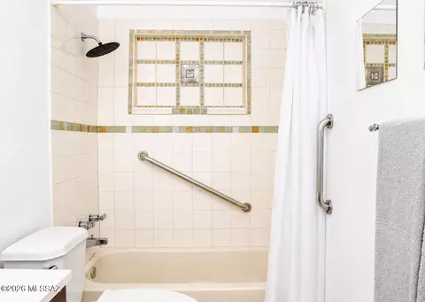 Bath - 4602 E Burns St, Tucson, AZ 85711 photo 5 of 9
