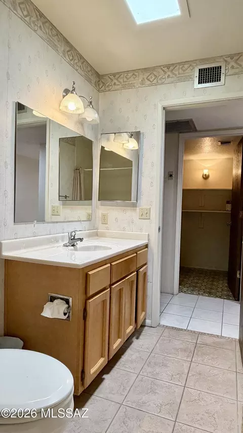 Bath - 4239 E Blanton Rd, Tucson, AZ 85712 photo 6 of 6