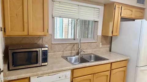 Kitchen - 4239 E Blanton Rd, Tucson, AZ 85712 photo 2 of 4