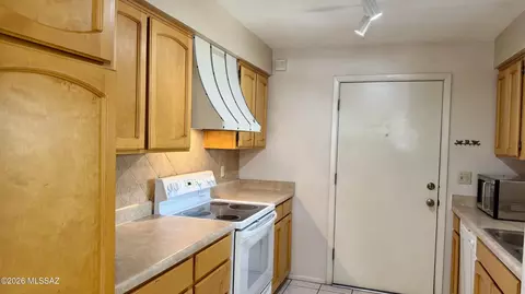 Kitchen - 4239 E Blanton Rd, Tucson, AZ 85712 photo 4 of 4