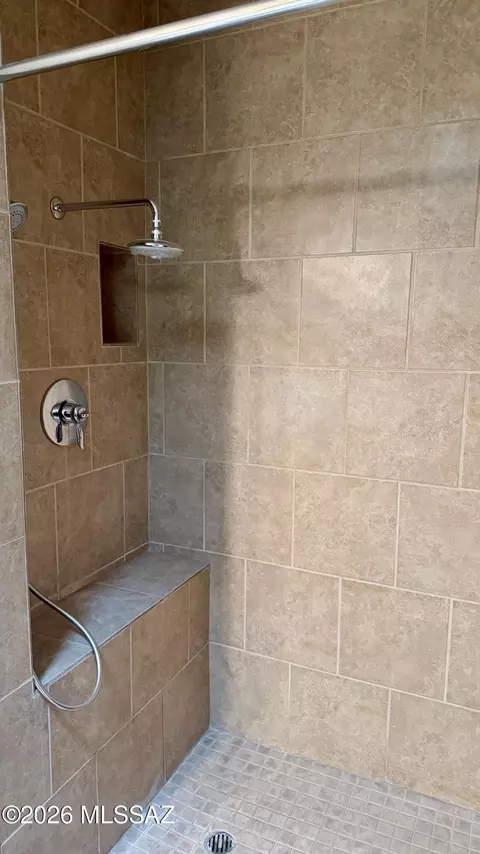 Bath - 4239 E Blanton Rd, Tucson, AZ 85712 photo 3 of 6