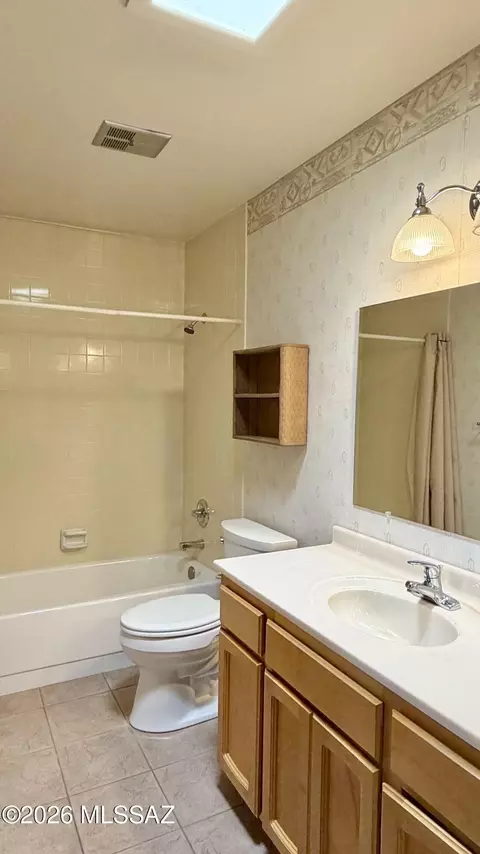 Bath - 4239 E Blanton Rd, Tucson, AZ 85712 photo 5 of 6