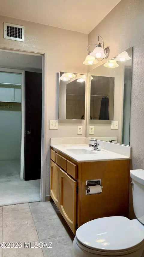 Bath - 4239 E Blanton Rd, Tucson, AZ 85712 photo 2 of 6