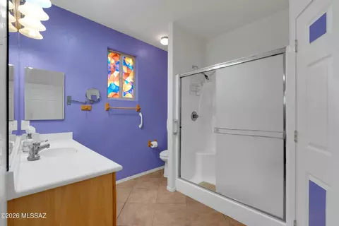 Bath - 7577 E Maritime Dr, Tucson, AZ 85756 photo 1 of 3