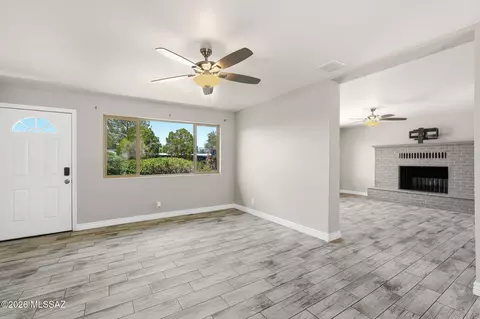 Living - 6840 E 39th St, Tucson, AZ 85730 photo 1 of 8