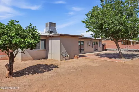Exterior - 6840 E 39th St, Tucson, AZ 85730 photo 5 of 9