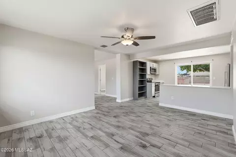 Living - 6840 E 39th St, Tucson, AZ 85730 photo 7 of 8