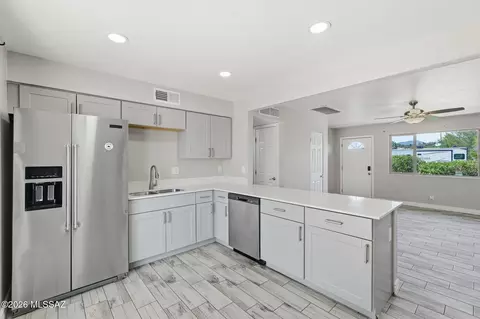 Kitchen - 6840 E 39th St, Tucson, AZ 85730 photo 1 of 5