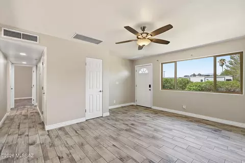 Living - 6840 E 39th St, Tucson, AZ 85730 photo 2 of 8