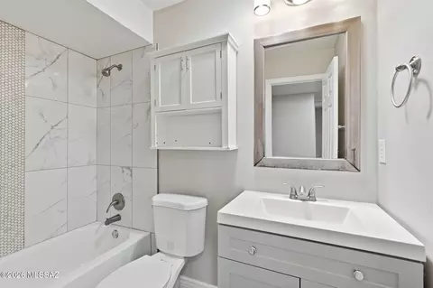 Bath - 6840 E 39th St, Tucson, AZ 85730 photo 2 of 2