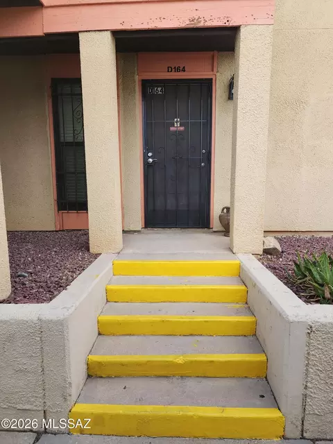 1620 N Wilmot Rd #D164, Tucson, AZ 85712