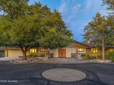 425 W Rapa Pl, Tucson, AZ 85737