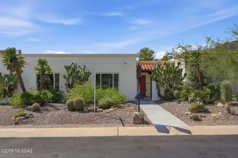5822 N Camino Esplendora, Tucson, AZ 85718