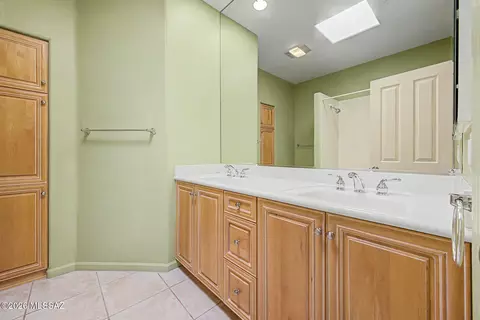 Bath - 11743 E Limberlost Rd, Tucson, AZ 85749 photo 5 of 6
