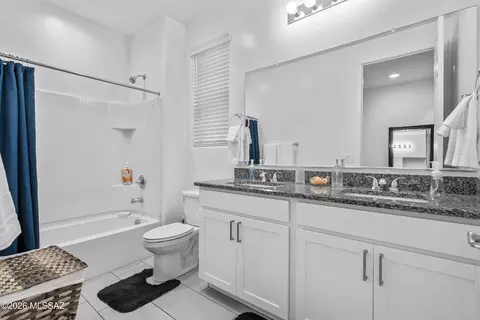 Bath - 12060 E Bohlman Dr, Vail, AZ 85641 photo 3 of 4
