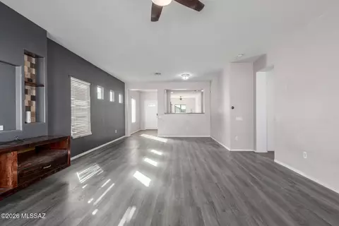 Living - 20902 E Frontier Rd, Red Rock, AZ 85145 photo 4 of 6
