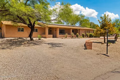 3221 N Riverbend Cir E, Tucson, AZ 85750
