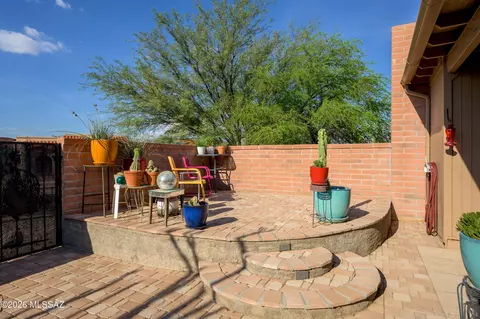 1604 W Calle Zuniga, Green Valley, AZ 85622