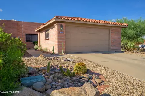 1604 W Calle Zuniga, Green Valley, AZ 85622