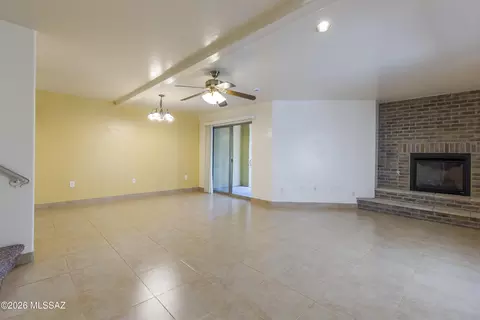 Living - 7486 E Deeps Way, Tucson, AZ 85710 photo 1 of 4