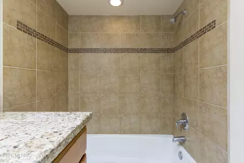 Bath - 7486 E Deeps Way, Tucson, AZ 85710 photo 4 of 4
