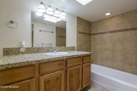 Bath - 7486 E Deeps Way, Tucson, AZ 85710 photo 3 of 4