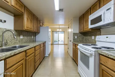 Kitchen - 7486 E Deeps Way, Tucson, AZ 85710 photo 1 of 2