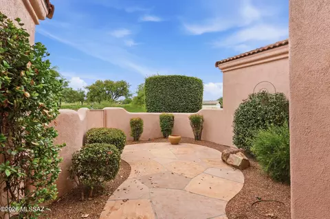 2681 S Chipshot Dr, Green Valley, AZ 85614
