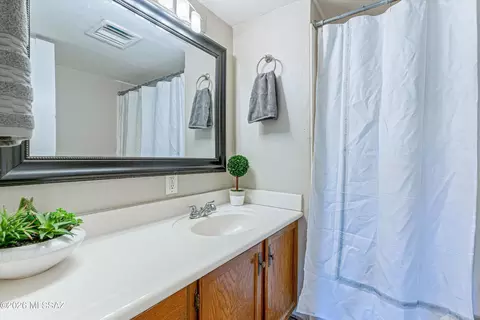 Bath - 13810 E Candace Ln, Vail, AZ 85641 photo 1 of 2