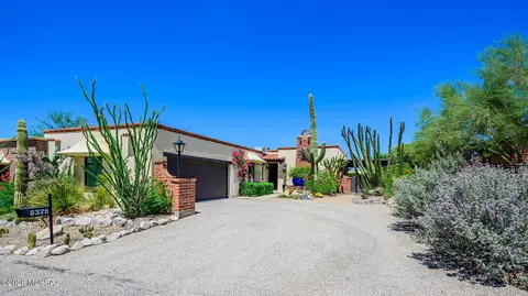 6325 N Calle Del Caballo, Tucson, AZ 85718