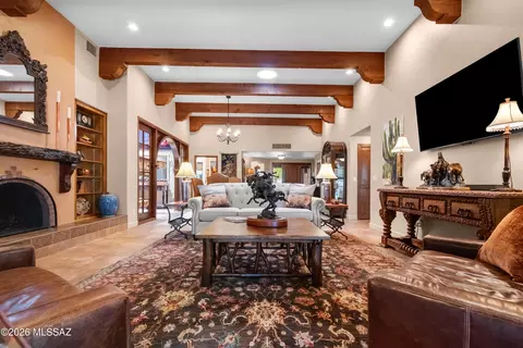 5631 E Sutler Ln, Tucson, AZ 85712