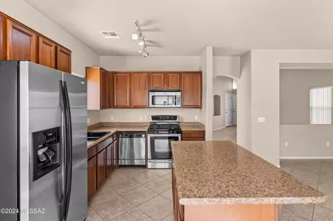 Kitchen - 6330 E Sage Stone St, Tucson, AZ 85756 photo 4 of 4