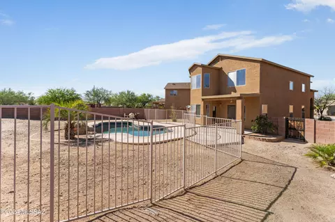 Exterior - 6330 E Sage Stone St, Tucson, AZ 85756 photo 5 of 9